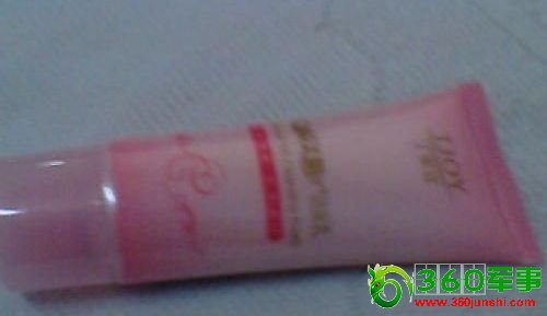 痴情男大学生示爱竟用精液假冒洗面奶赠女生(图)